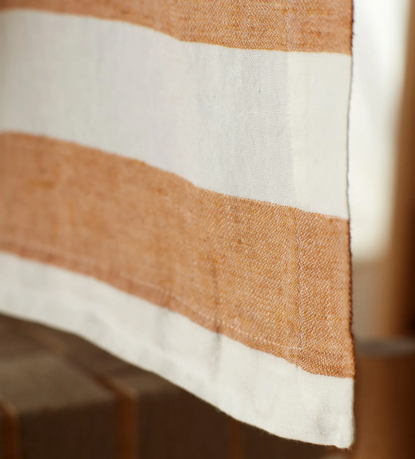 Amber Cora 100% Linen Table Runner