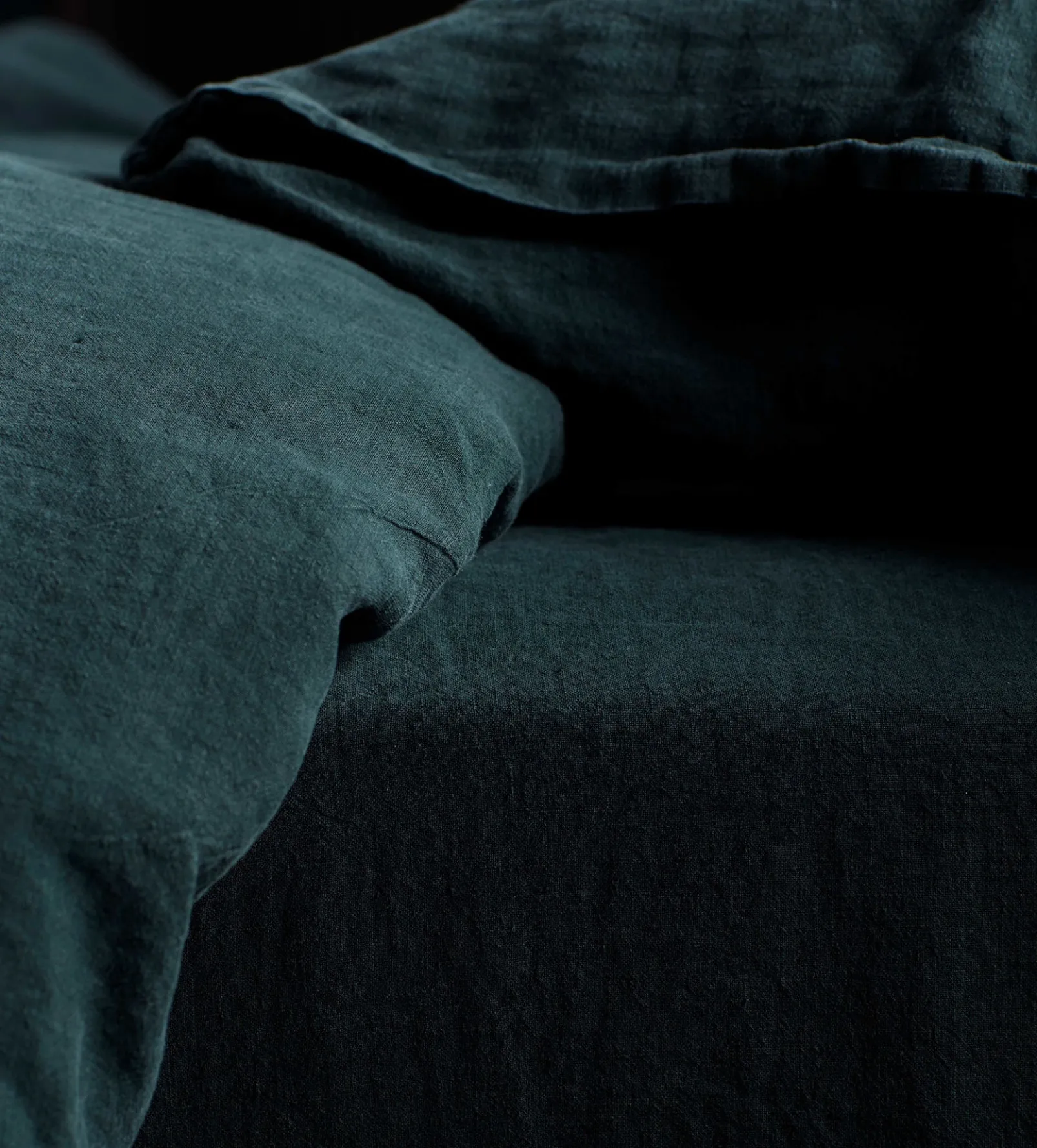 Darkest Spruce 100% Linen Fitted Sheet