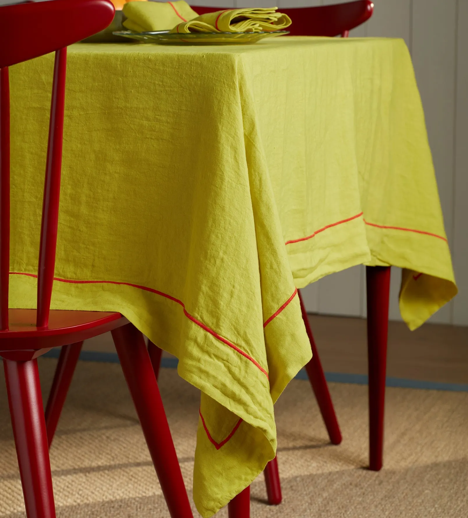 Glassette Vine 100% Linen Tablecloth