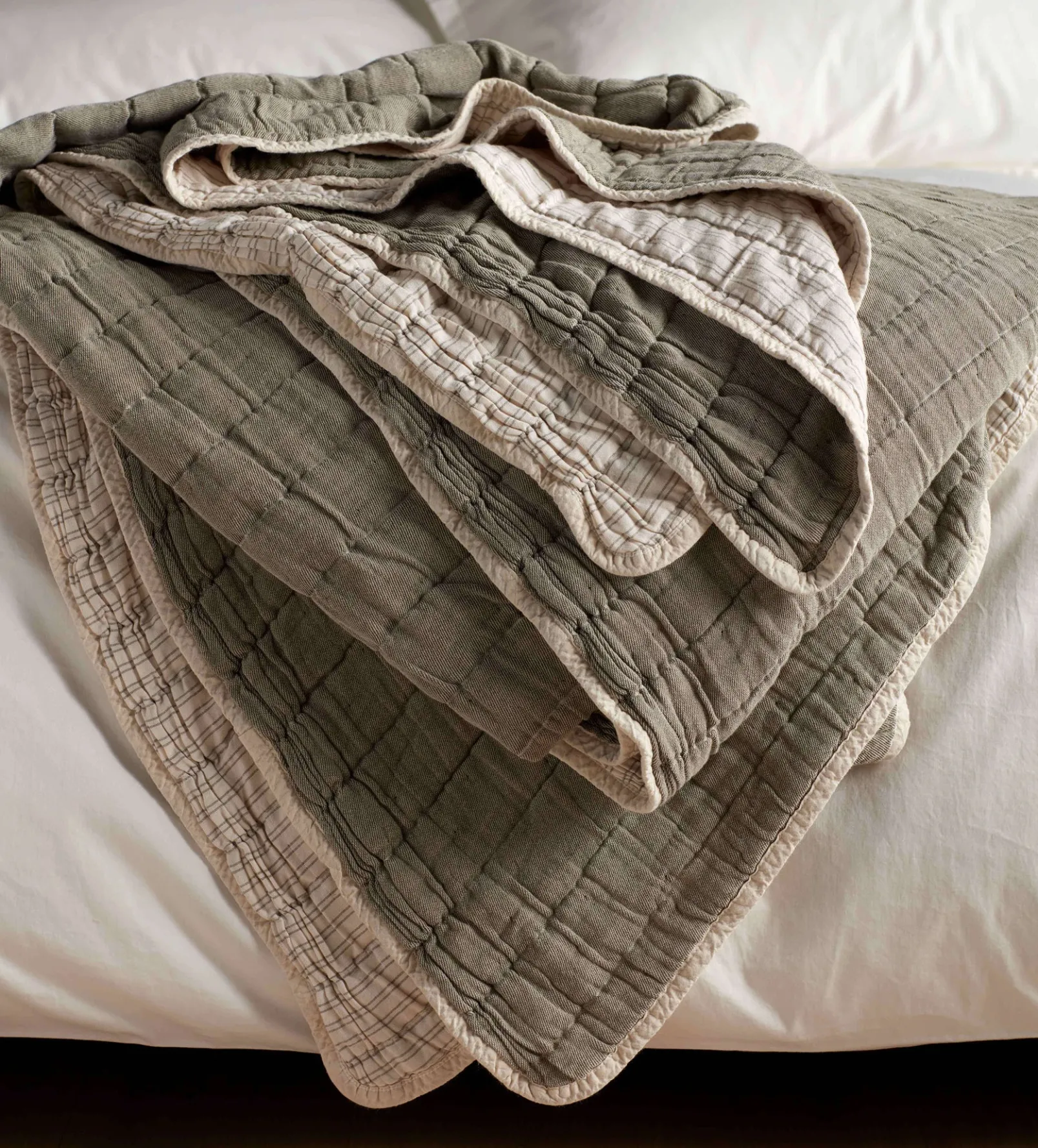 Green Vivienne 100% Cotton Quilted Throw