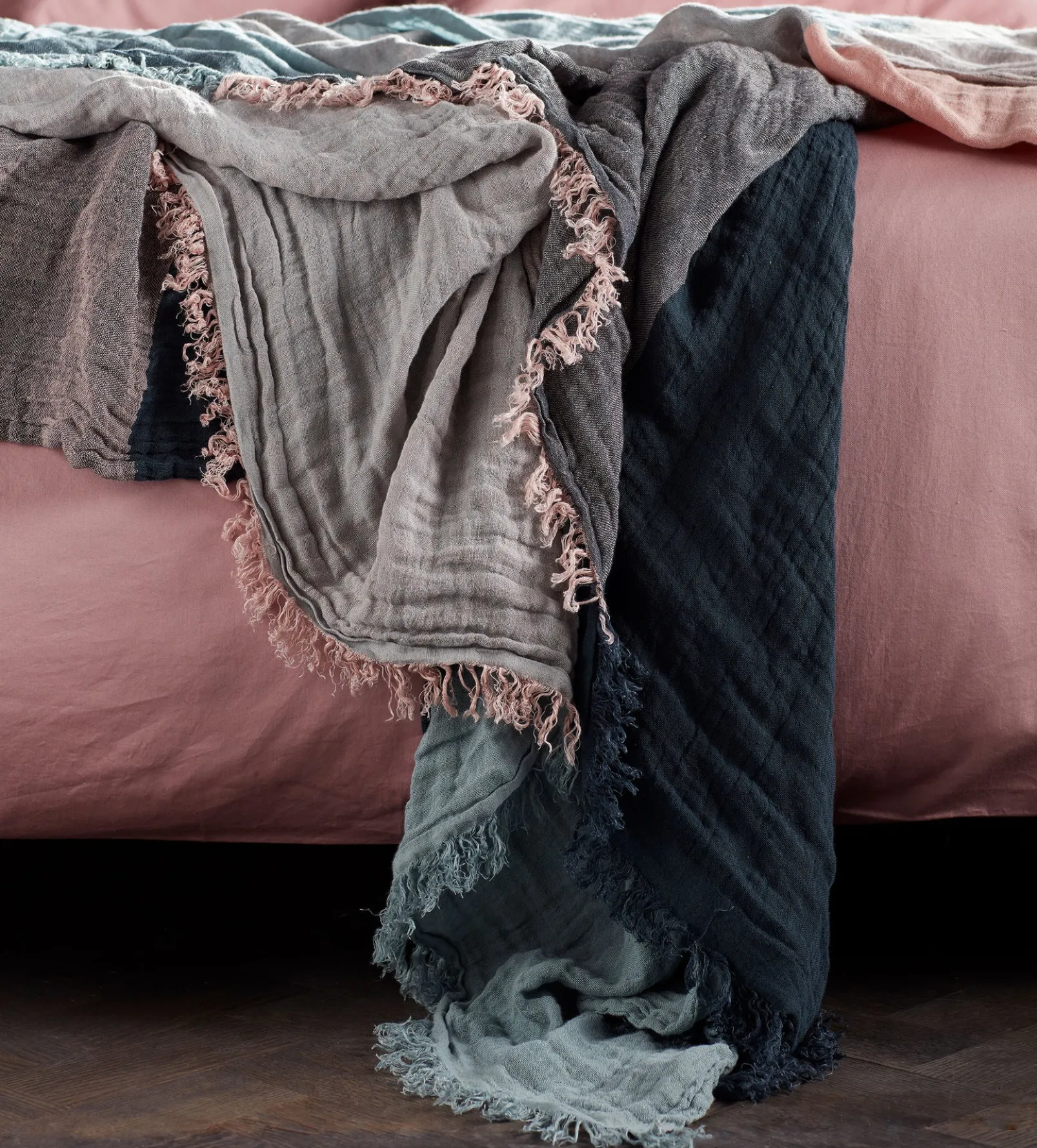 Nancy Cotton Linen Throw