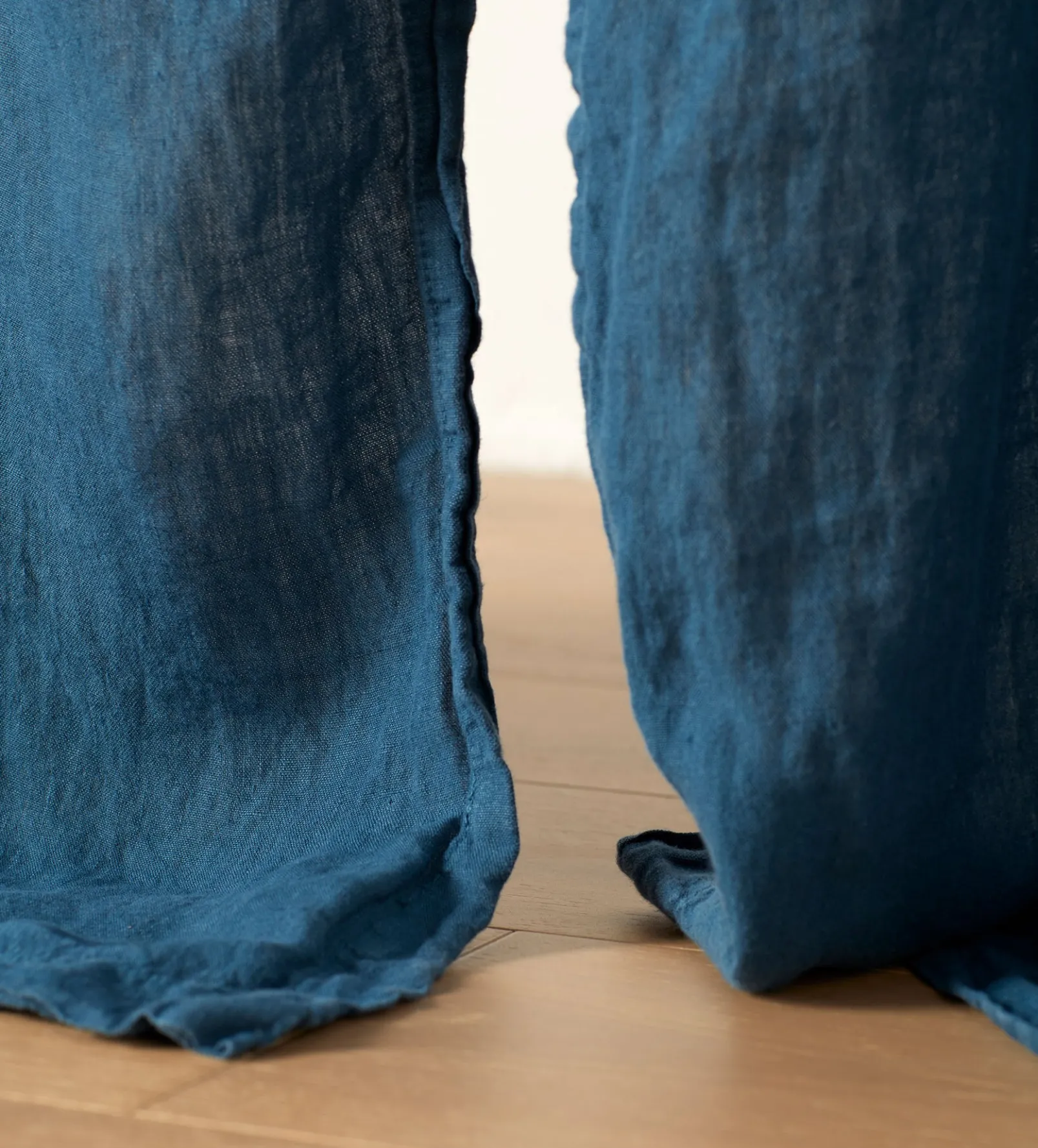 Peacock 100% Linen Loop Top Curtain (Single)