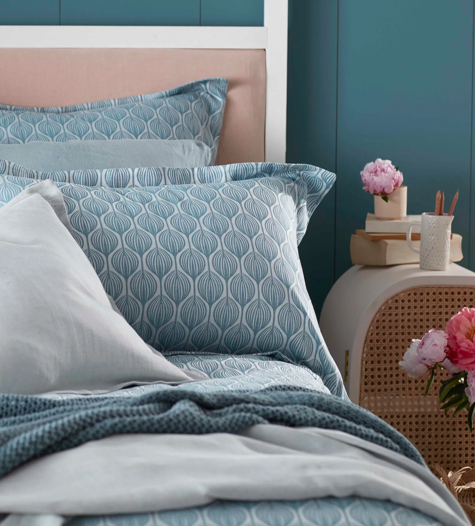 Teal Teasels 100% Cotton Oxford Pillowcase