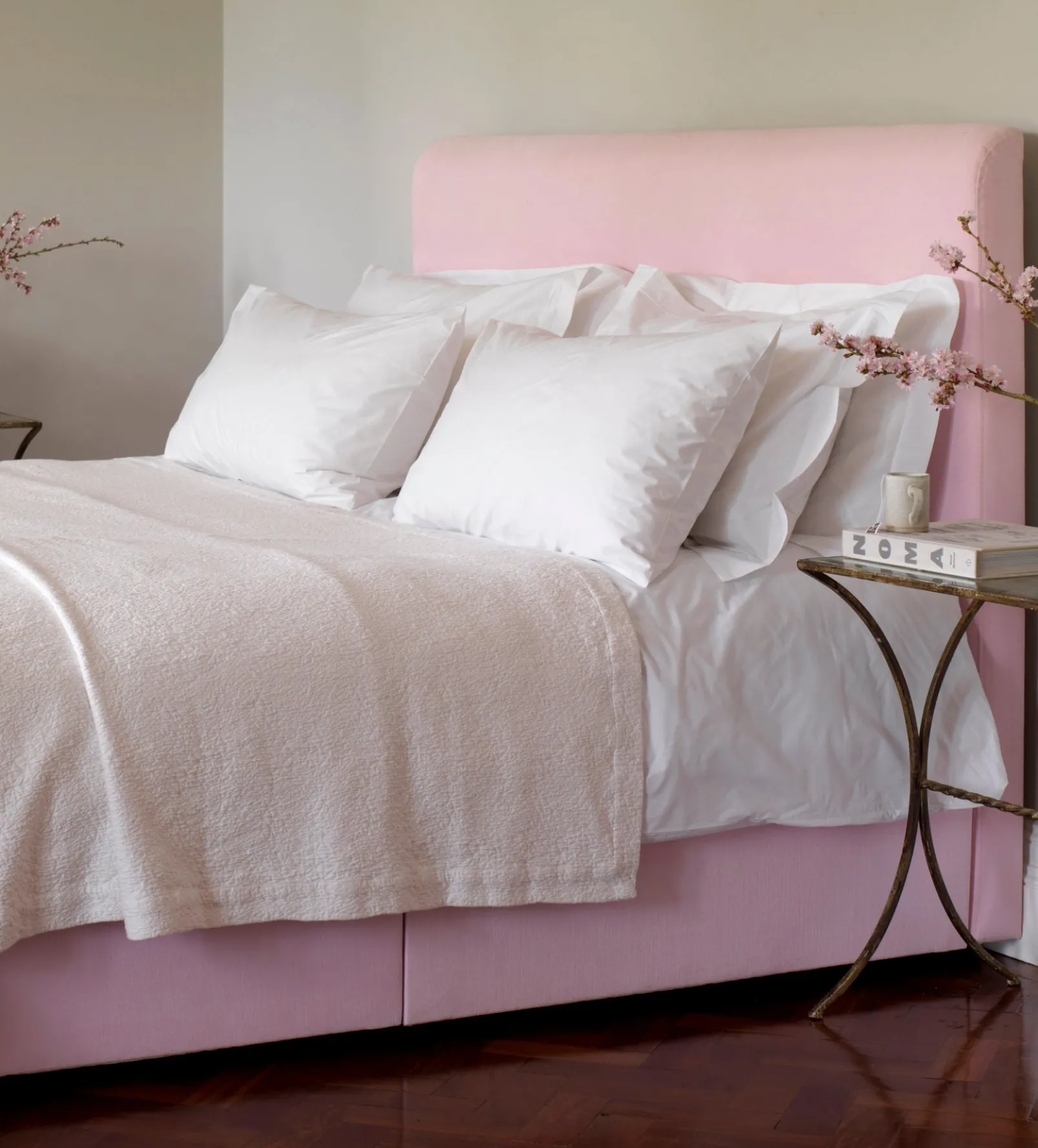 White 100% Cotton Percale 200 Thread Count Euro Fitted Sheet